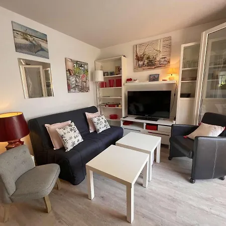 2 Pieces Avec Terrasse Et Parking A 400m De La - - Fr-1-226a-88 Apartment Saint Aygulf